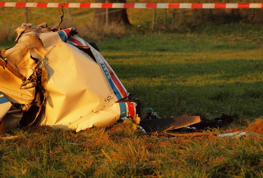 Kleinflugzeug abgestuerzt Sankt Augustin Meindorf P300.JPG